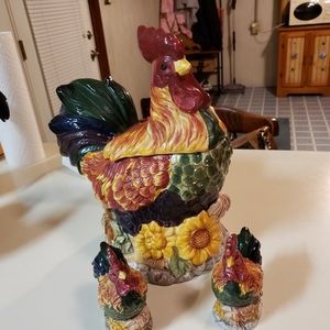 Chicken cookie jar salt and pepper shakers